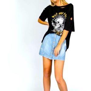 *3/$18* Oversized Distressed Skull Tee